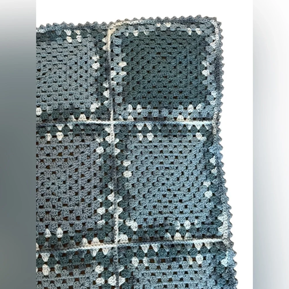 HAND KNITTED CROCHET WORK LAP BLANKET  GRANDMACORE THROW 42x42  BLUE GRAY WHITE